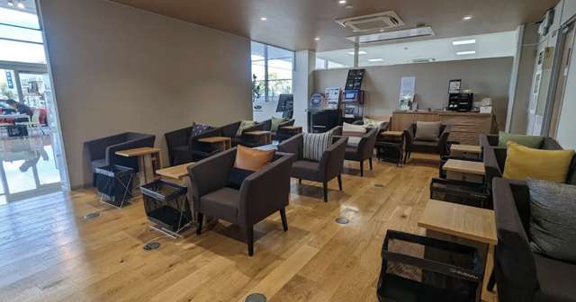 スバル近畿 和泉中央店