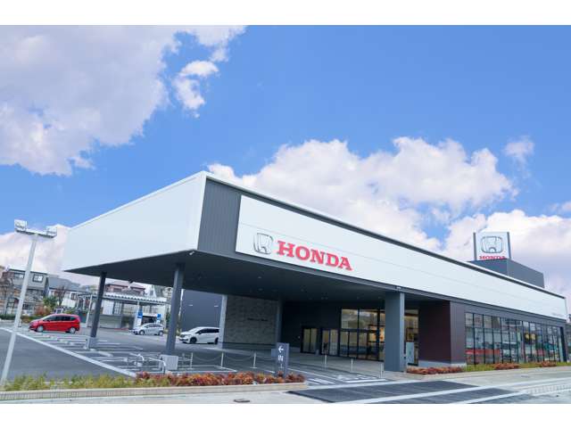 ホンダカーズ大阪 豊中店 (Honda認定中古車取扱店)