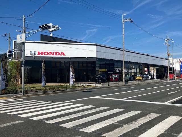 ホンダカーズ大阪 箕面東店 (Honda認定中古車取扱店)