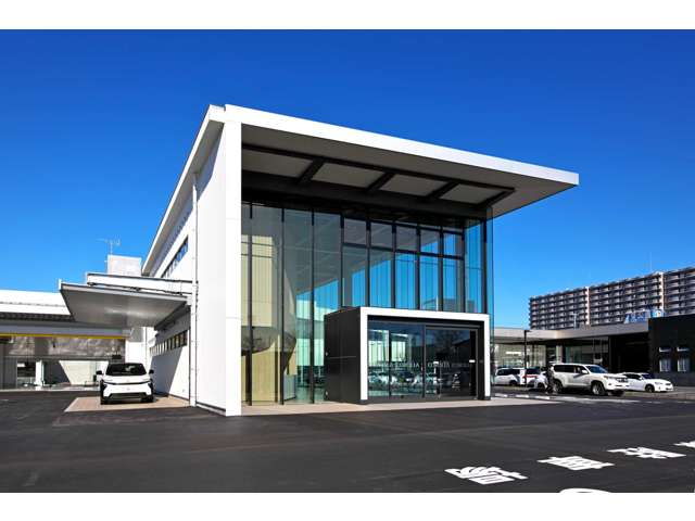 トヨタカローラ新潟 青山フォーラム店