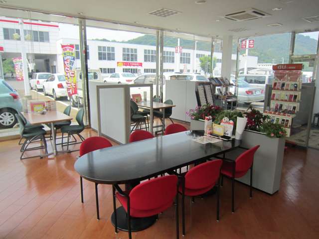 香川トヨタ自動車 U-Carルート32中央店