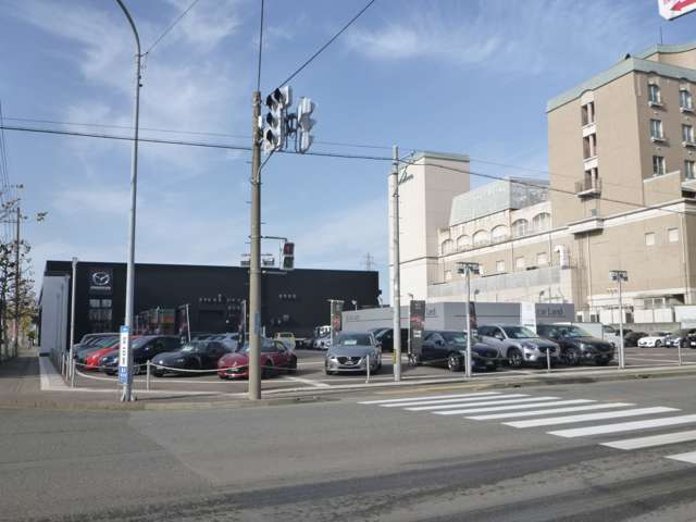 北陸マツダ 開発本店U-Carランド