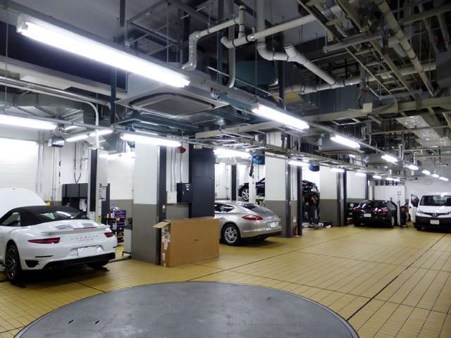 ポルシェセンター高輪 小石川認定中古車センター