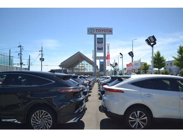 大阪トヨペット(株) U-Carランド堺金岡店