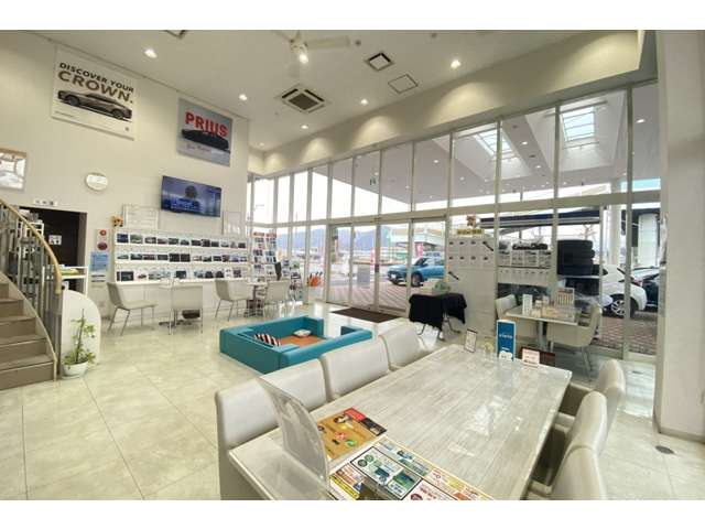 トヨタカローラ新茨城 岩瀬店